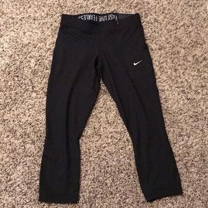 NWT Nike Dri-Fit Running Crops Sz S
